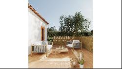 3-bedroom villa in remodelation for sale in the Algarve, Portugal