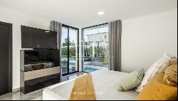 Modern 4-bedroom villa with pool for sale in Lagos, Algarve, Portugal