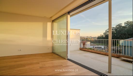 New 4-bedroom house with balcony and terrace for sale in Porto, Portugal