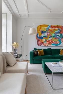 Sophisticated and Exclusive T2 Apartment at an Iconic Corner of Lisbon