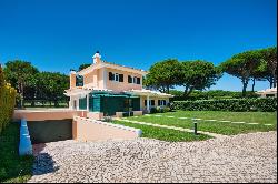 T4+1 Villa with Golf Views in the Prestigious Quinta da Marinha