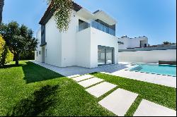 5 bedroom villa with private pool in Birre