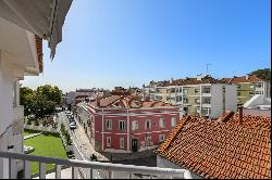 Penthouse 4+1 bedroom duplex apartment in the Centre of Cascais.