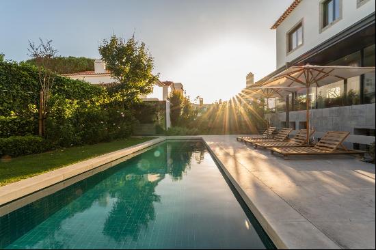 Charming 7+1 Bedroom Villa in Santo Amaro de oeiras, 420 sqm