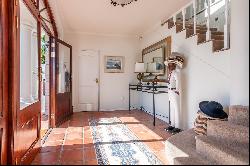 CLASSIC SIMONS TOWN RENOVATED HISTORICAL HOME