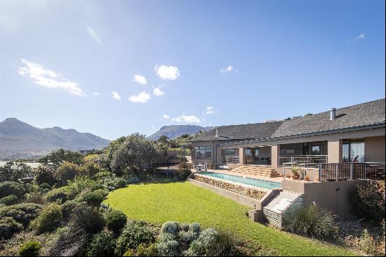 THIS PROPERTY IS A TRUE NOORDHoeK GEM