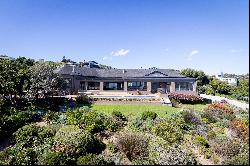 THIS PROPERTY IS A TRUE NOORDHoeK GEM