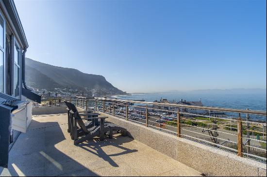 VERSATILE LUXE LIVING IN KALK BAY