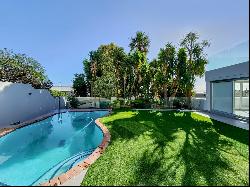 Four Bedroom House in Vredehoek