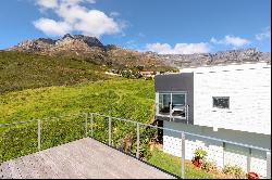 Photos Video1 of 39 R 10 980 000 Bond Costs 4 Bedroom House for Sale in Vredehoek Vredeho