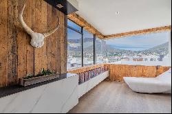 Exquisite Penthouse with Rooftop Pool and Panoramic Views in Cape Town's City Centre