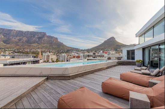 Exquisite Penthouse with Rooftop Pool and Panoramic Views in Cape Town's City Centre