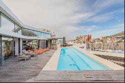 Exquisite Penthouse with Rooftop Pool and Panoramic Views in Cape Town's City Centre