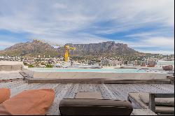 Exquisite Penthouse with Rooftop Pool and Panoramic Views in Cape Town's City Centre