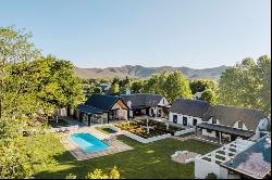 SERENE LUXURY IN THE SCENIC OVERBERG