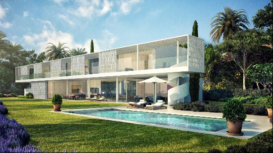 Luxury villa next to golf course in Finca Cortesin