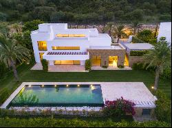 Spectacular villa next to the Casares golf course