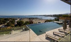 Frontline Beach Villa-Apartment, Estepona