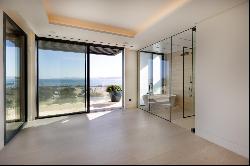 Frontline Beach Villa-Apartment, Estepona