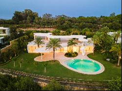 Original curvilinear villa in Finca Cortesin, Casares