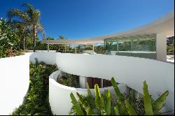 Original curvilinear villa in Finca Cortesin, Casares