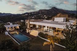 Very modern mansion, built on one level, in Marbella Club Golf