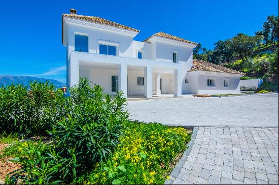 Perfect Family House on the hills of East Marbella