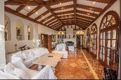 Classic beauty and comfort in a villa in the mountains of La Zagaleta