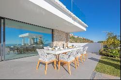 Splendid villa with sea views in the prestigious urbanisation La Capellanía, Benalmádena