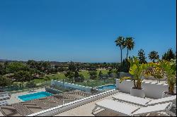 Imposing villa with incredible panoramic views in the heart of the golf valley in Aloha, 