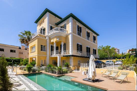 Apartment in a refurbished stately mansion in Limonar, Malaga