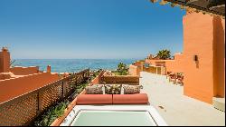 Distinguished front line beach duplex penthouse in La Morera, Marbella East and direct ac