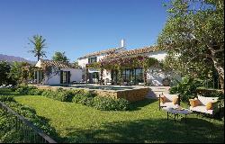 Experience the authentic Andalusian spirit in this villa with panoramic views in Finca Co