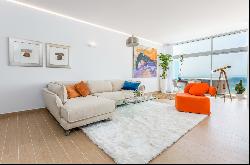 Splendid penthouse in the prestigious urbanisation El Higueron, Fuengirola