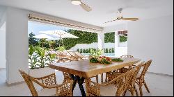 Spacious and bright large villa in the area of Rosario, Marbella East