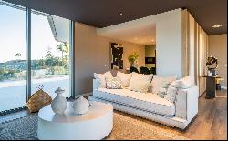 Exclusive modern design townhouse close to the golf and the sea