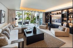 Magnificent Luxury Apartment in the Exclusive Puente Romano Estate, Marbella Golden Mile