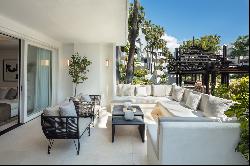 Magnificent Luxury Apartment in the Exclusive Puente Romano Estate, Marbella Golden Mile