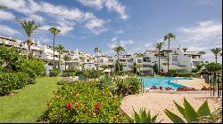 Elegance and spectacular views in the heart of Costalita, New Golden Mile, Estepona