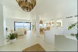 Exquisite completely refurbished villa with frontal sea views, Capellania-Benalmadena