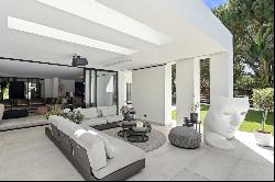 Sublime villa in a private setting surrounded by nature in Las Chapas, Marbella