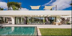 Modern villa with views for golf lovers in Nueva Andalucia