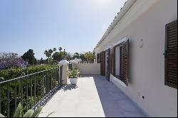 Charming semi-detached residence with beautiful sea views, located in the prestigious Gol