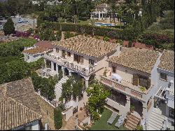 Magnificent large detached villa in the most exclusive area of Marbella, in the Golden Mi