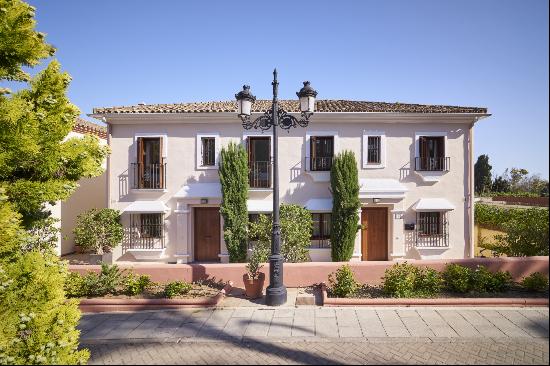 Magnificent large detached villa in the most exclusive area of Marbella, in the Golden Mi