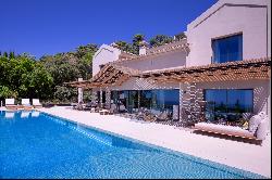 Beautiful villa in Mediterranean-Nordic style with spectacular sea views