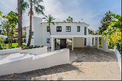 Mediterranean villa on the outside and modern on the inside in El Paraiso, Estepona