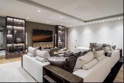 Luxurious and very elegant apartment in one of the most exclusive communities on the Gold