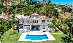 Luxury villa offering the best panoramic mountain and sea views in a very private and qui