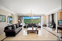 Luxury villa offering the best panoramic mountain and sea views in a very private and qui